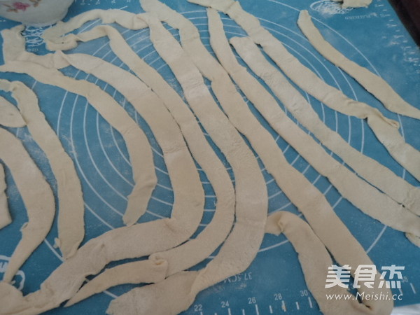 陕西裤带面的步骤