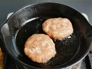 牛肉丸汤&香煎牛肉饼的做法 步骤13