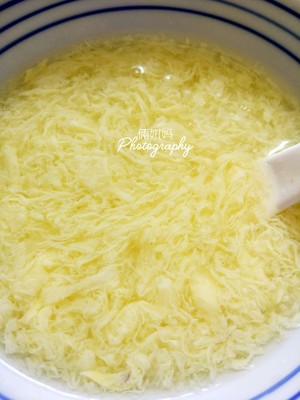 一碗漂亮又鲜嫩无比的基础蛋花汤的做法 步骤6