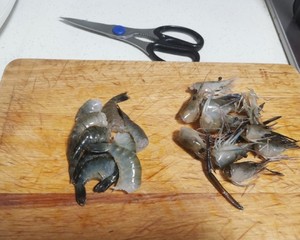 美味又减脂的鲜虾番茄豆腐汤|马克西姆不粘锅的做法 步骤1