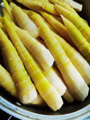 属于春天的腌笃鲜的做法 步骤6