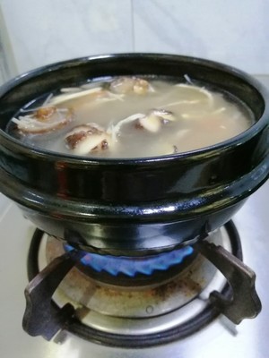 三鲜菌菇汤的做法 步骤6
