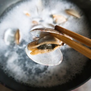 蛤蜊豆腐汤(减肥)的做法 步骤2