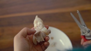 芋头花生猪脚汤【曼食慢语】的做法 步骤3