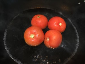 老丁的私房菜-番茄牛腩煲的做法 步骤4