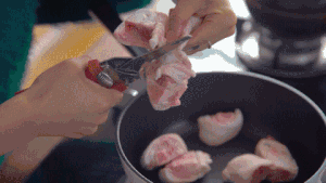 芋头花生猪脚汤【曼食慢语】的做法 步骤2