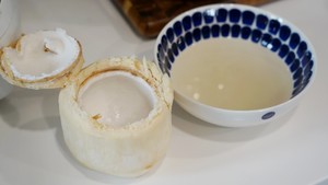 清甜椰子鸡汤的做法 步骤1