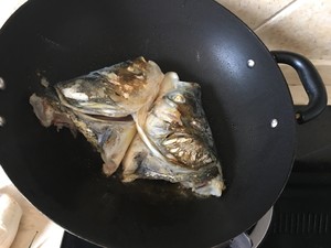 鱼头豆腐汤的做法 步骤9