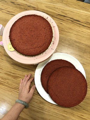 8寸三层红丝绒水果蛋糕【超详尽做法】【DIY生日蛋糕】的做法 步骤8
