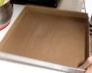 原味蛋糕卷（视频细节详解）的做法 步骤9