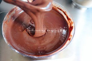 香浓巧克力❗一秒爱上巧克力纸杯蛋糕的做法 步骤7