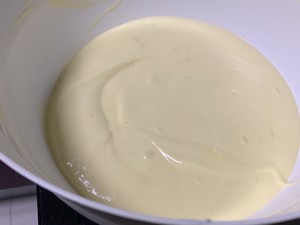 好吃不上火的【绵密型】酸奶蒸蛋糕～完胜电饭锅版的做法 步骤4