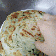 凉了也不硬的分层葱花饼（适合新手厨娘哦！动