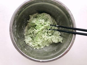 一次发酵的-艾草汁刀切小清新馒头‼️擀面杖法的做法 步骤3
