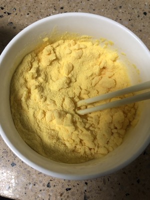 纯玉米面窝窝头(烫面.不发酵)的做法 步骤2