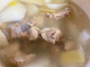 清炖排骨萝卜汤的做法 步骤5