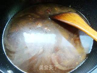 【鲁菜】--红烧肉炖土豆的做法步骤：4